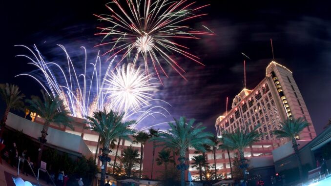 PalaceStationFireworks_070121DAVIDBECKER_013
